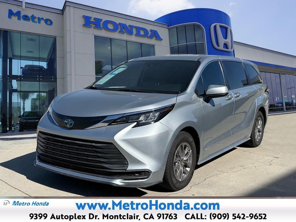 2021 Toyota Sienna LE