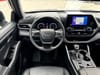 6 thumbnail image of  2025 Toyota Highlander XLE