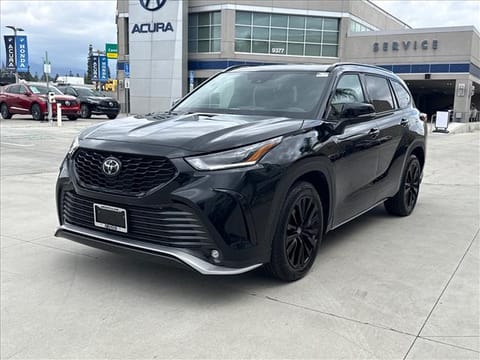 1 image of 2025 Toyota Highlander XLE