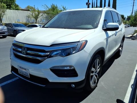 1 image of 2017 Honda Pilot Touring