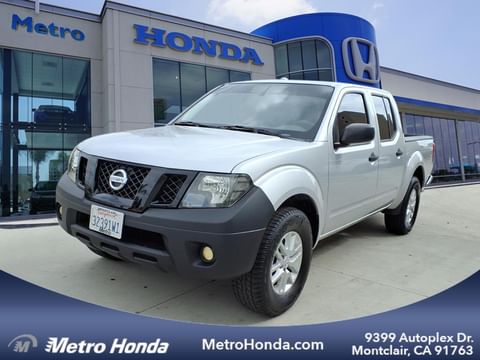 1 image of 2015 Nissan Frontier