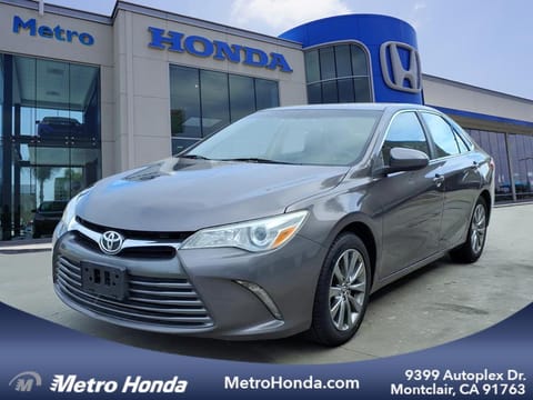 1 image of 2016 Toyota Camry