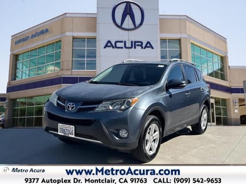 1 image of 2013 Toyota RAV4 XLE