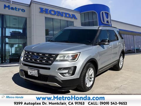 1 image of 2017 Ford Explorer XLT