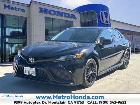 1 imagen de 2021 Toyota Camry SE Nightshade