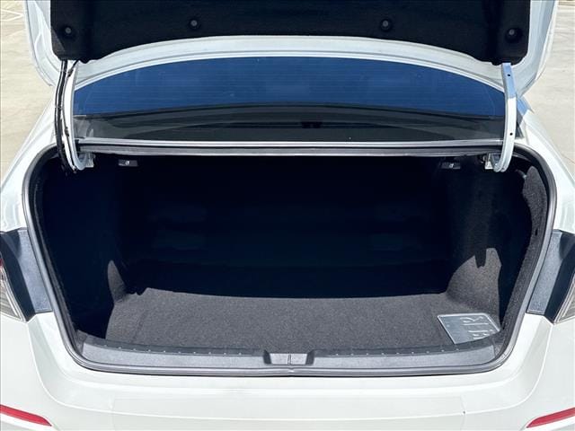 2023 Honda Civic Touring - Photo 18