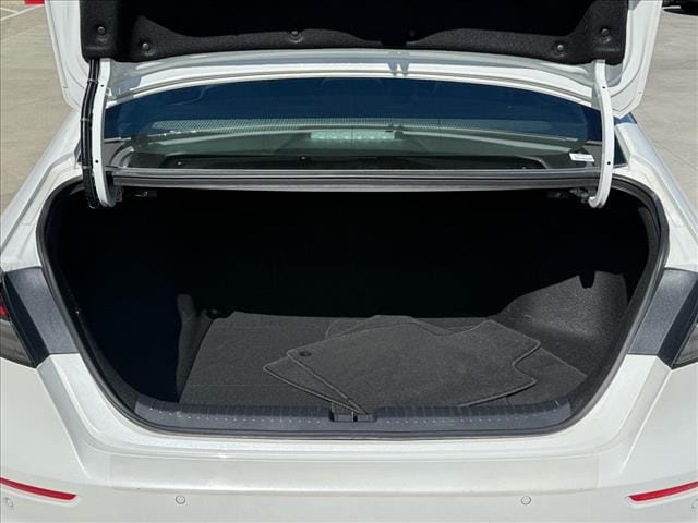 2025 Honda Accord Hybrid EX-L - Photo 17