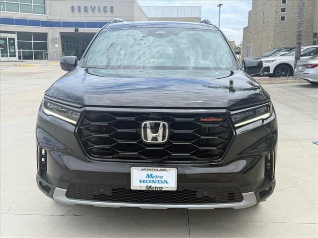 2025 Honda Pilot TrailSport - Photo 2