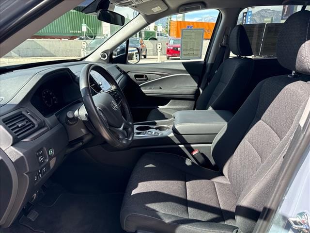 2025 Honda Ridgeline Sport - Photo 18
