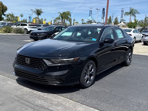1 imagen de 2026 Honda Accord Hybrid EX-L