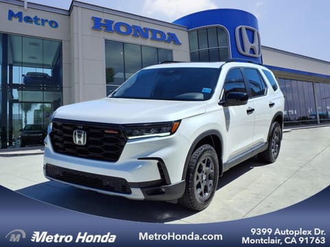 1 image of 2024 Honda Pilot TrailSport