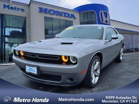 1 image of 2017 Dodge Challenger SXT