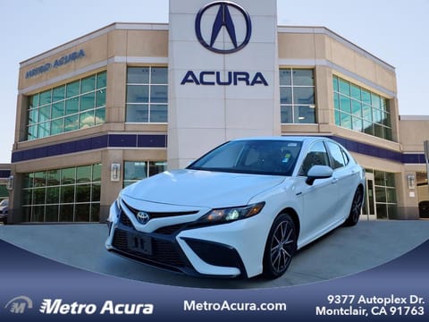 1 image of 2021 Toyota Camry Hybrid SE