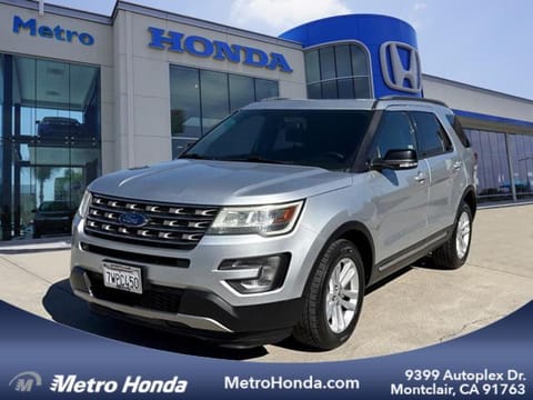 1 image of 2017 Ford Explorer XLT