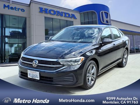 1 imagen de 2024 Volkswagen Jetta SE