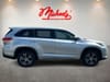 2 thumbnail image of  2017 Toyota Highlander LE