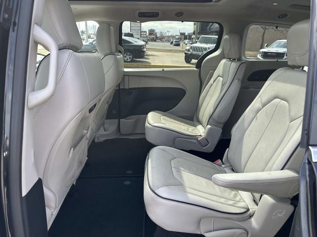 2021 Chrysler Pacifica Limited - Photo 12