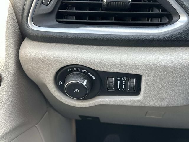 2021 Chrysler Pacifica Limited - Photo 20