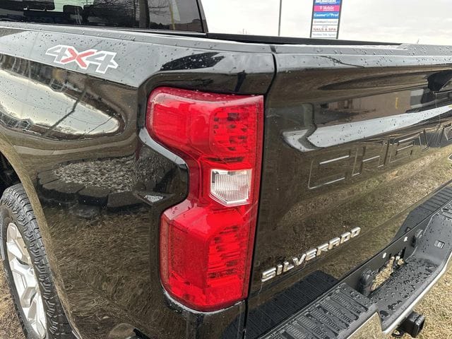 2023 Chevrolet Silverado 1500 LT - Photo 14