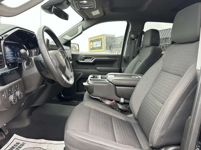 2023 Chevrolet Silverado 1500 LT - Photo 9