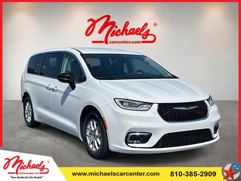 1 image of 2024 Chrysler Pacifica Touring L