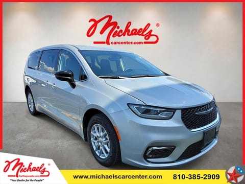 1 image of 2024 Chrysler Pacifica Touring L