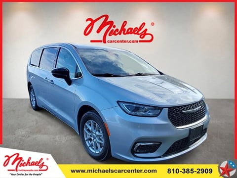 1 image of 2024 Chrysler Pacifica Touring L