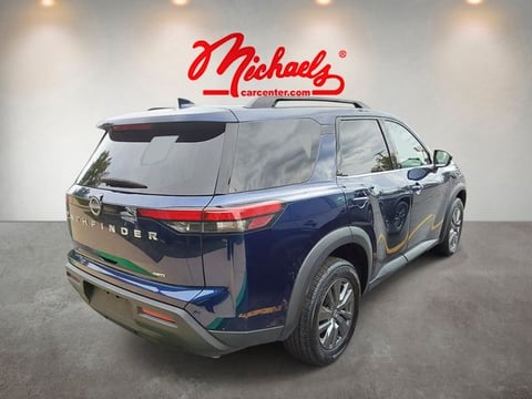 2025 Nissan Pathfinder SV