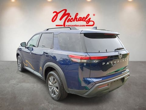 2025 Nissan Pathfinder SV