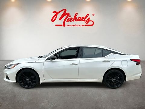 2022 Nissan Altima 2.5 SR