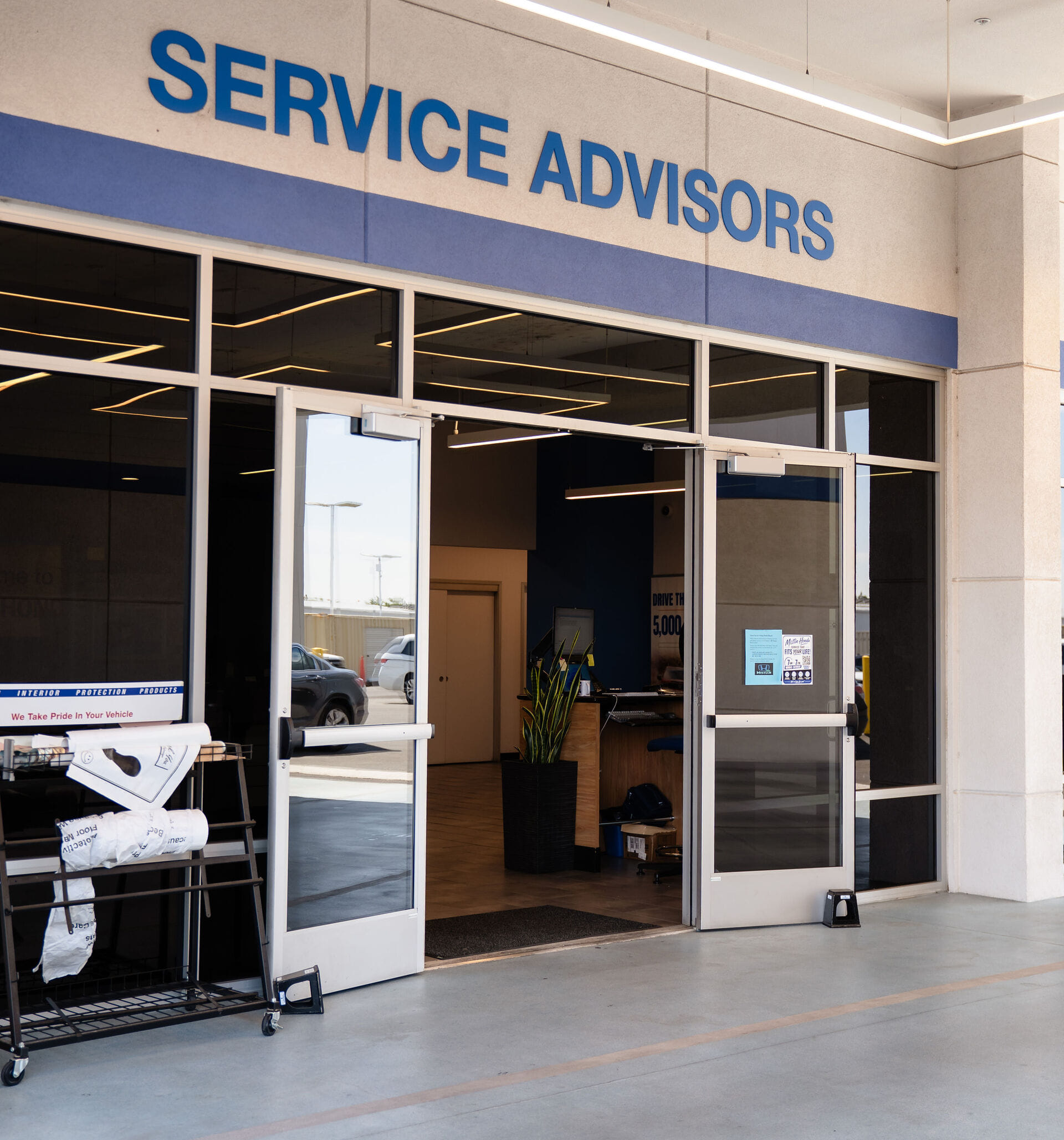 Service Advisors Room