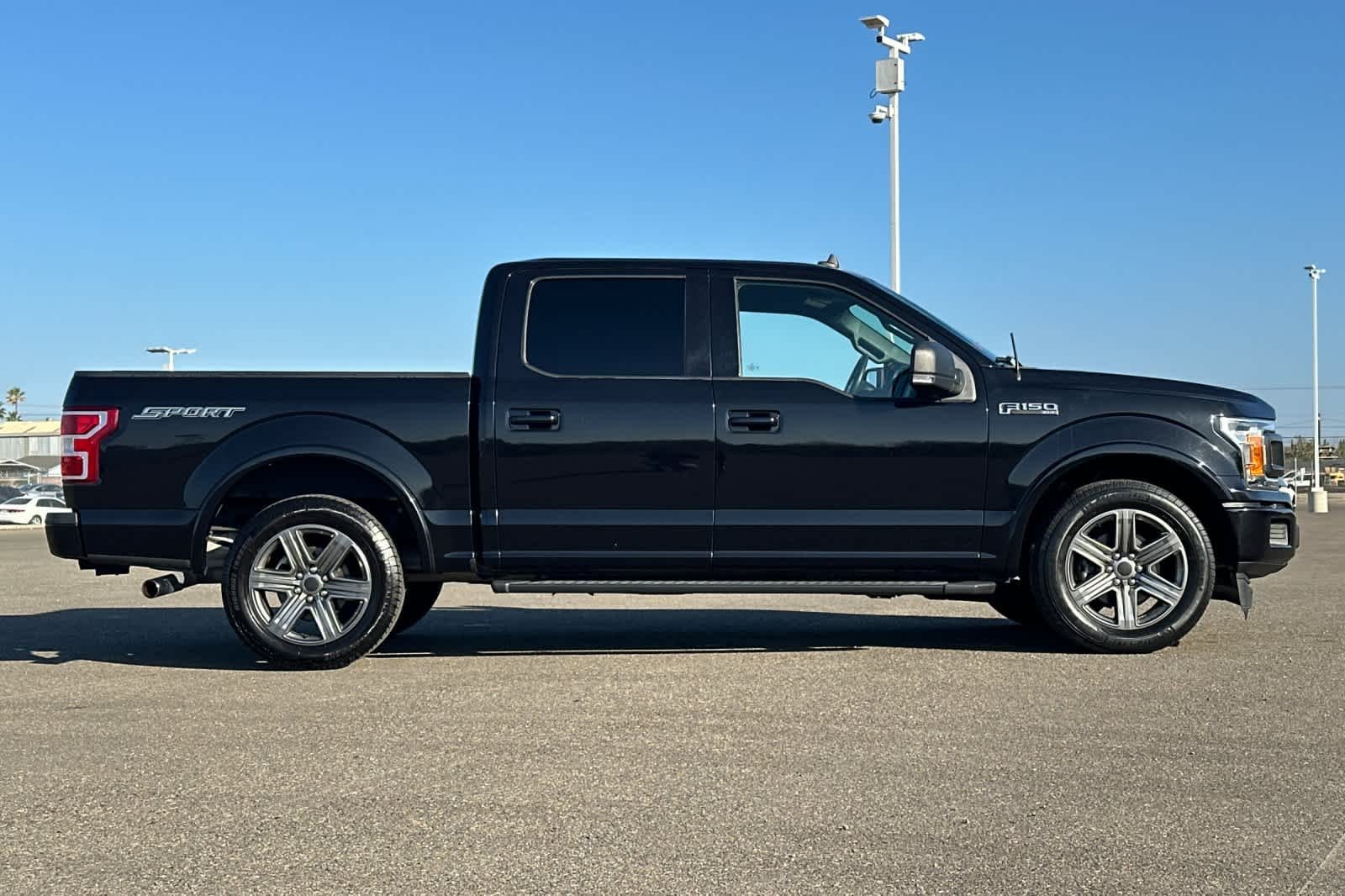2020 Ford F-150 XLT - Photo 2