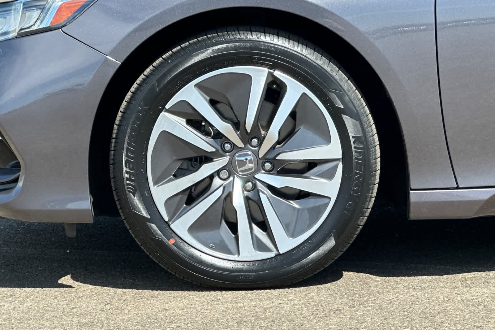 2020 Honda Accord Hybrid Touring - Photo 9