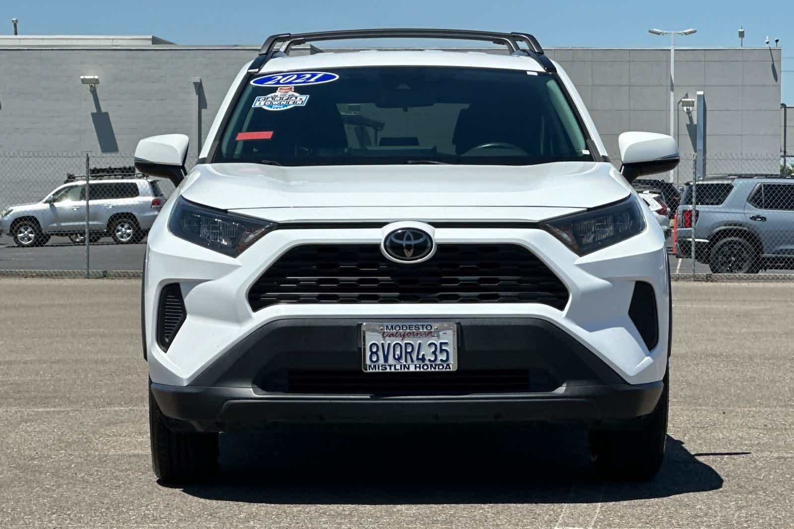 2021 Toyota RAV4 LE - Photo 8