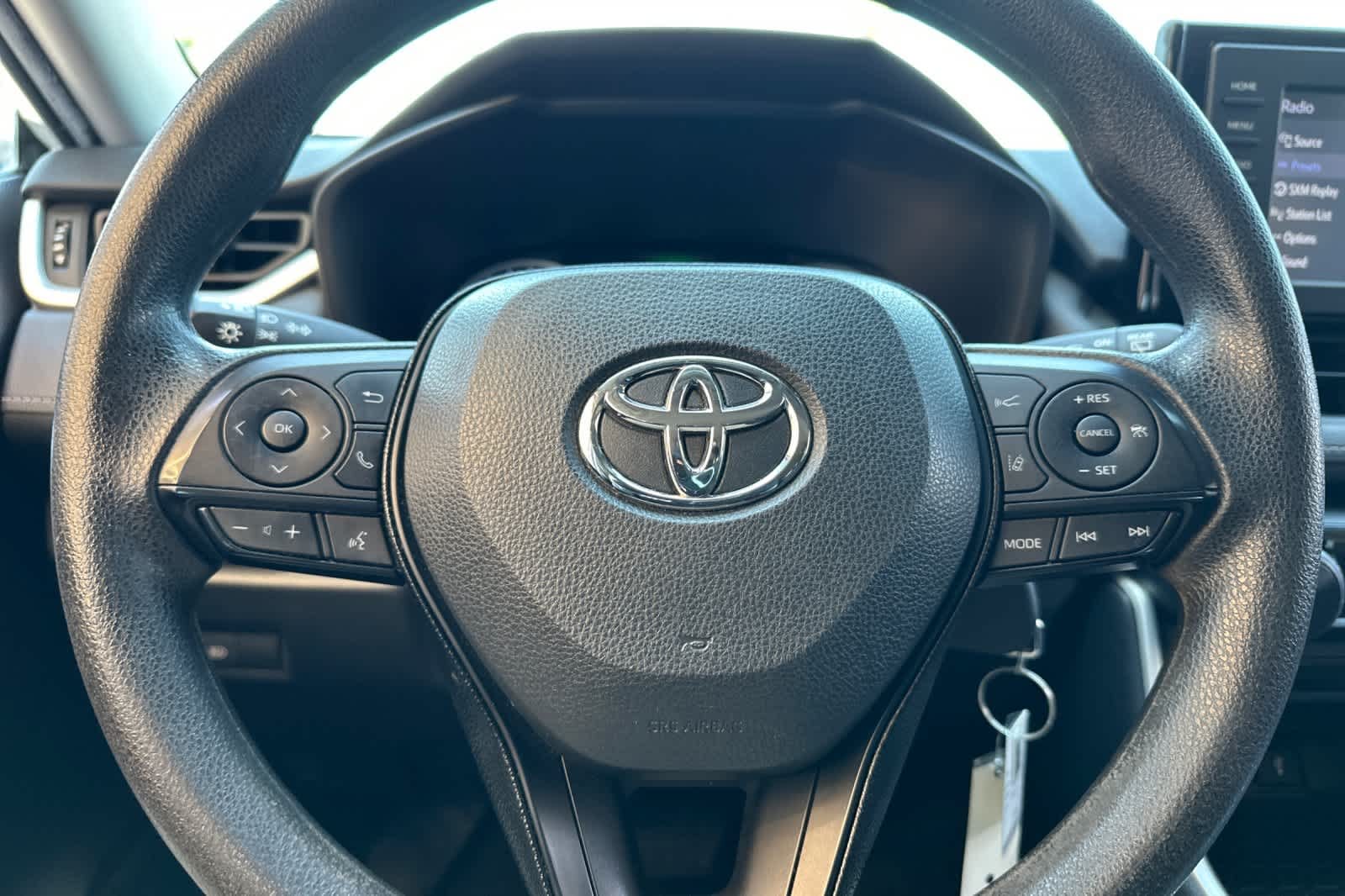 2021 Toyota RAV4 LE - Photo 23