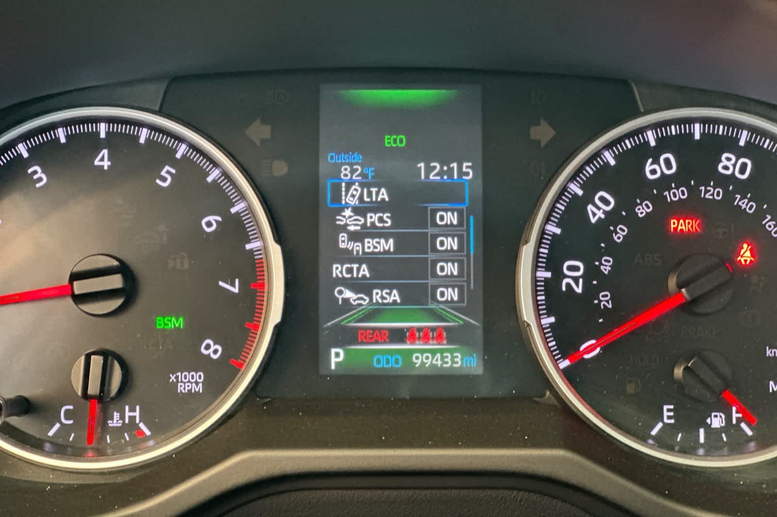 2021 Toyota RAV4 LE - Photo 27