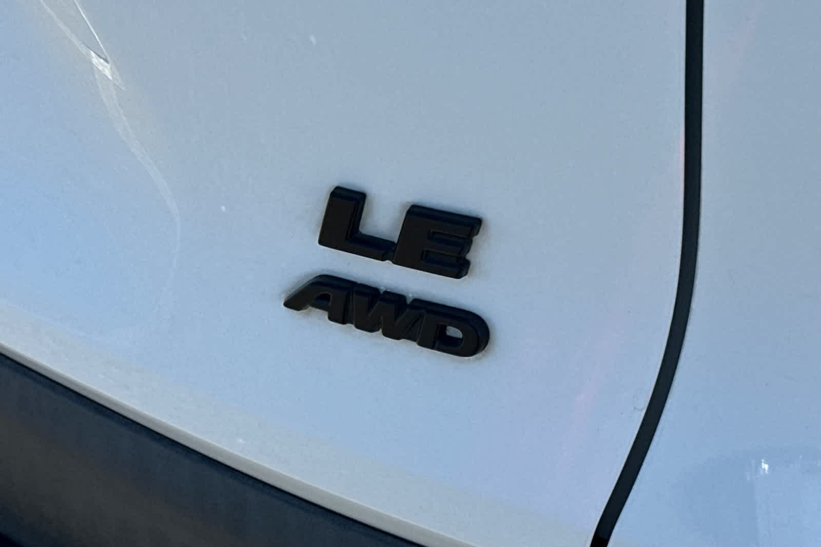 2021 Toyota RAV4 LE - Photo 30