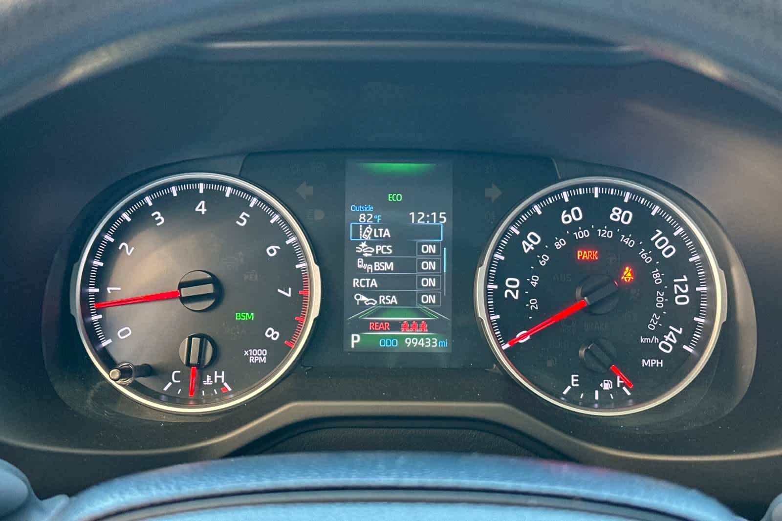 2021 Toyota RAV4 LE - Photo 26
