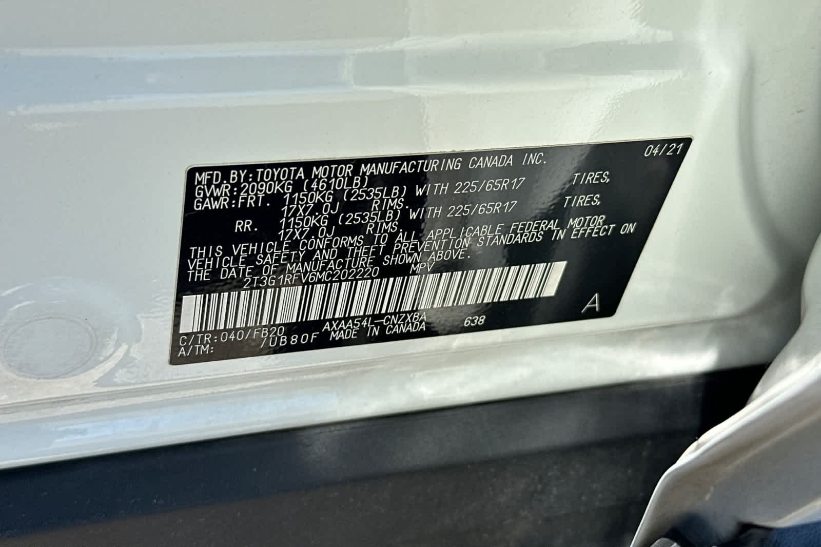 2021 Toyota RAV4 LE - Photo 32