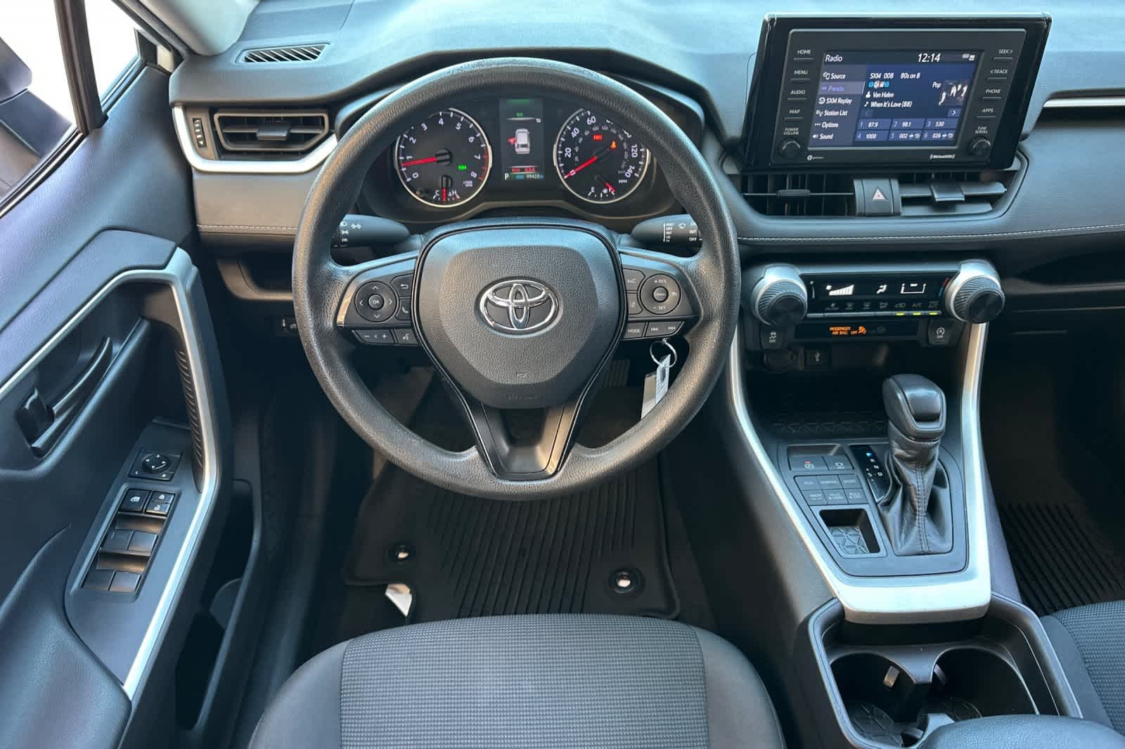 2021 Toyota RAV4 LE - Photo 14
