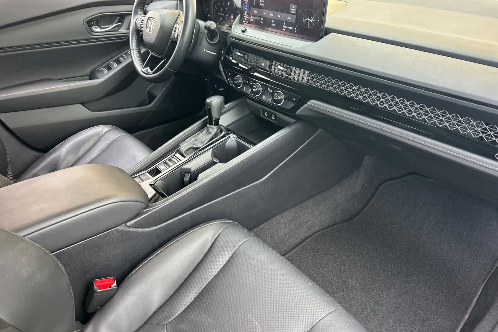 2023 Honda Accord Hybrid EX-L - Photo 17