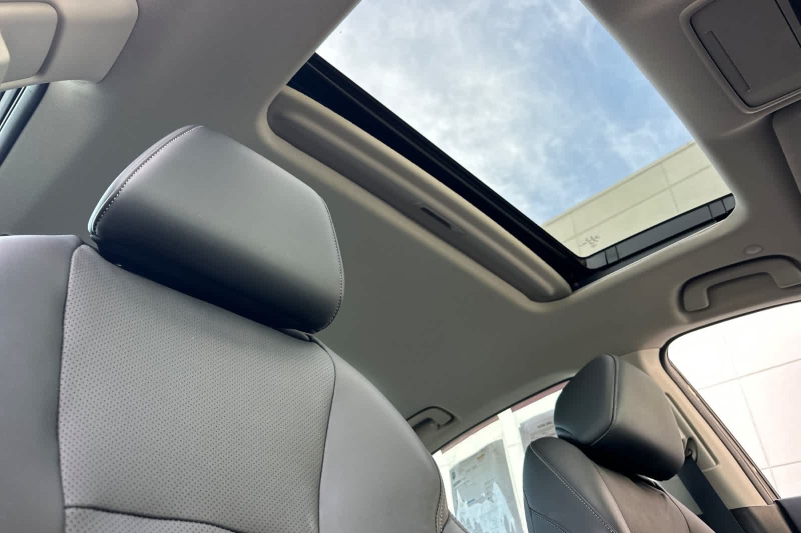 2023 Honda Accord Hybrid EX-L - Photo 18