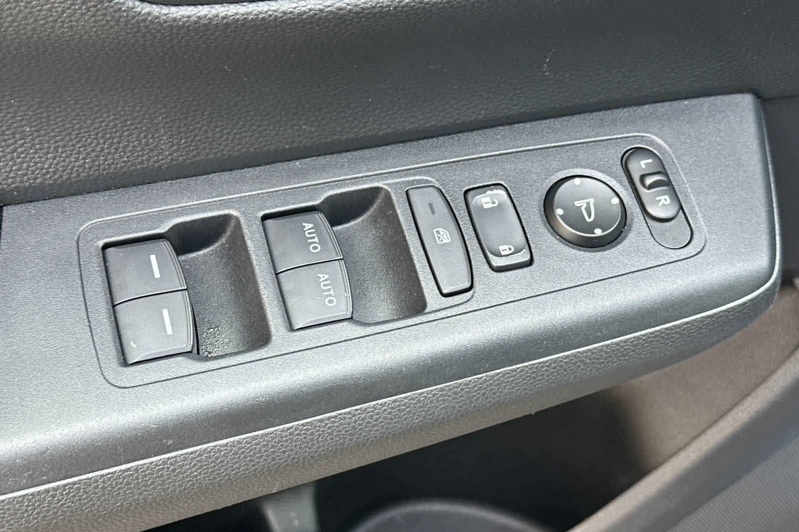 2023 Honda CR-V EX - Photo 12