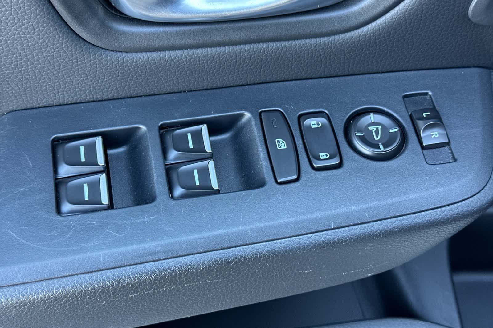 2023 Honda Pilot EX-L - Photo 12