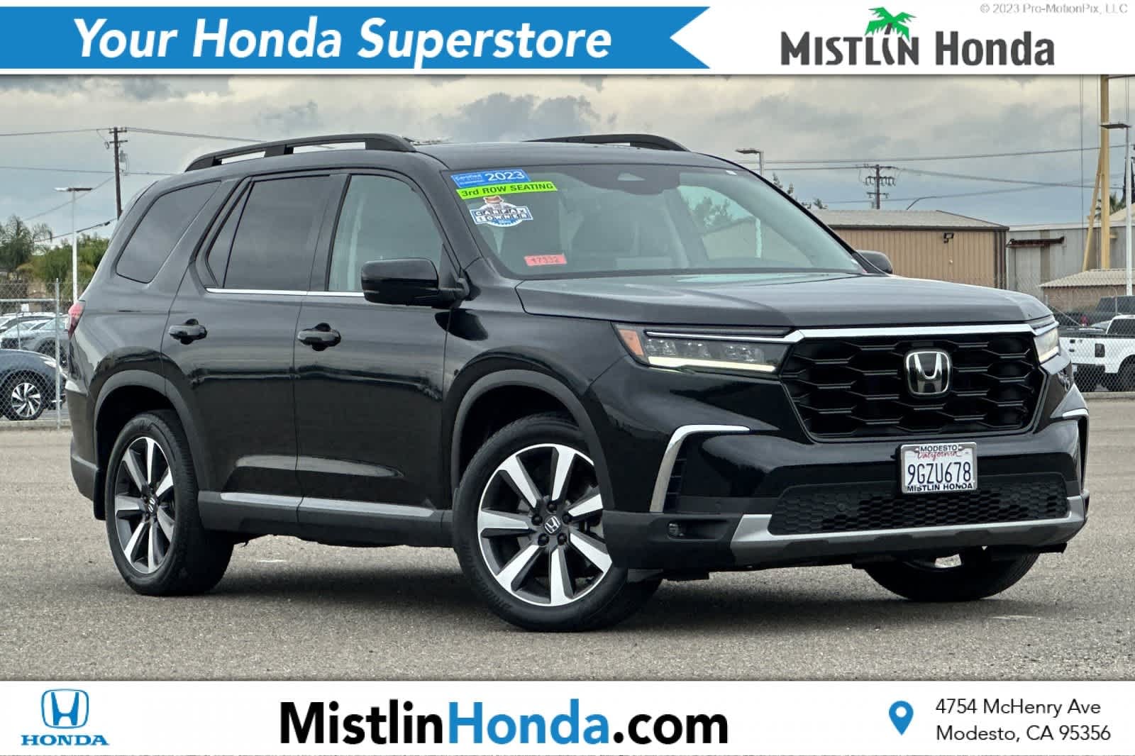 2023 Honda Pilot Touring AWD's photo