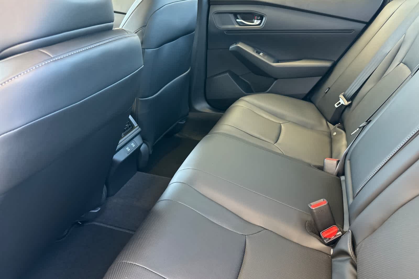 2024 Honda Accord Hybrid EX-L - Photo 13