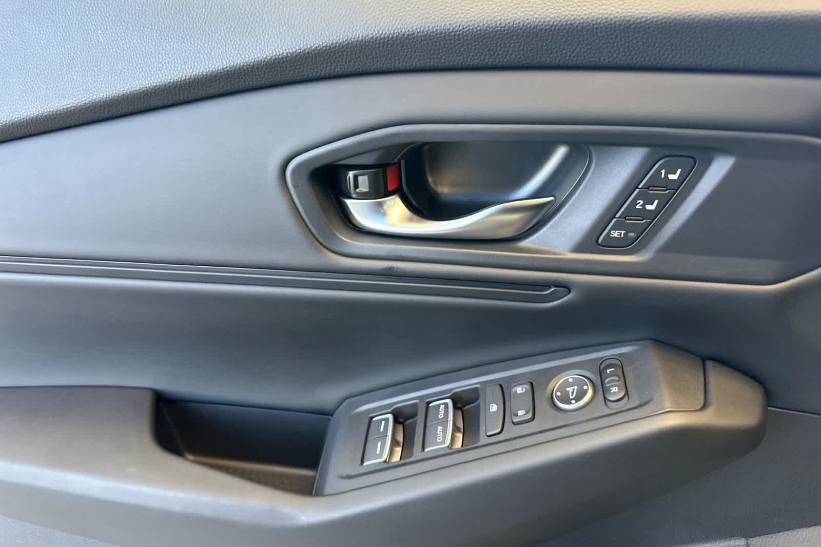 2024 Honda Accord Hybrid EX-L - Photo 11