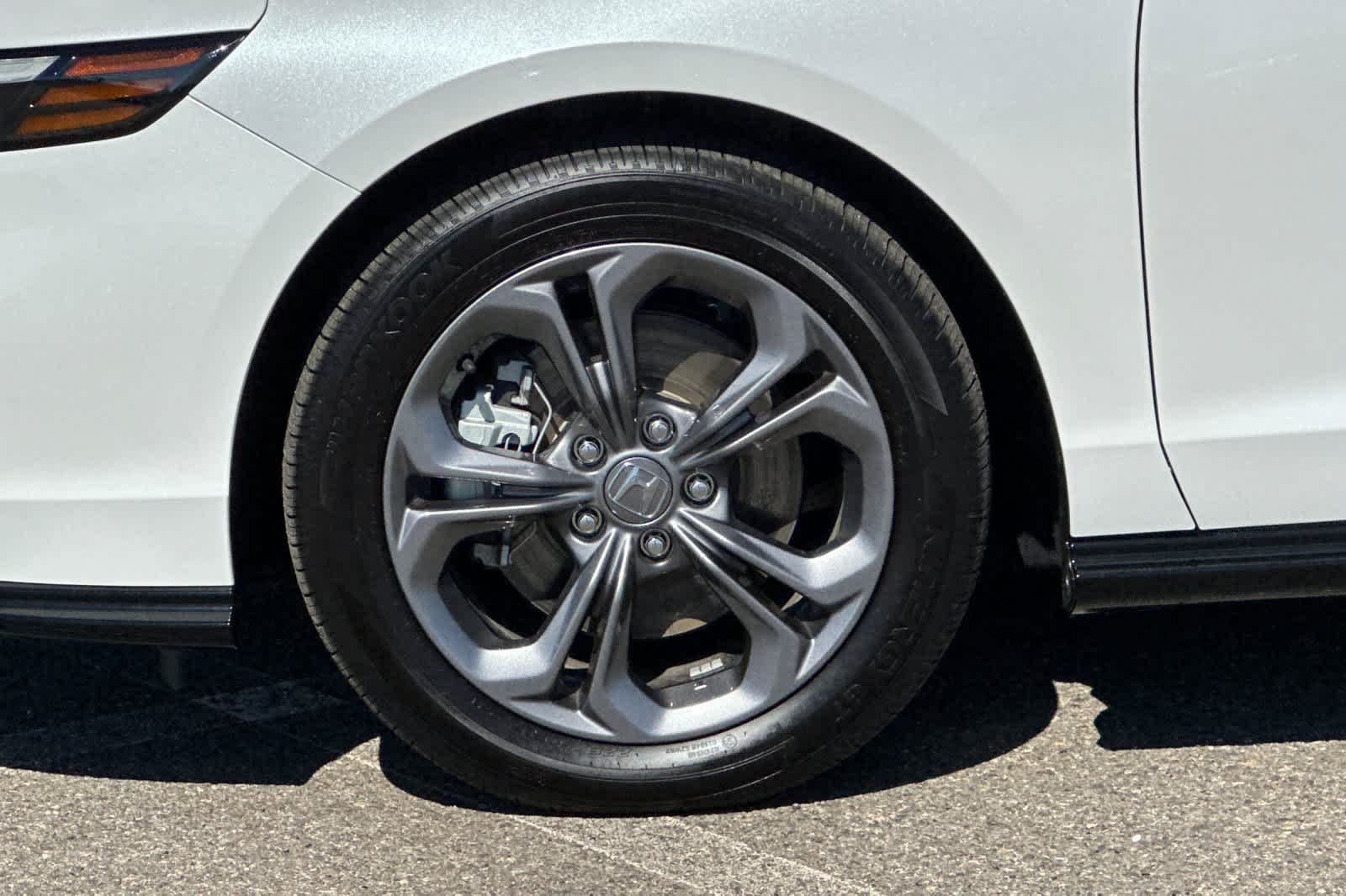 2024 Honda Accord Hybrid EX-L - Photo 30
