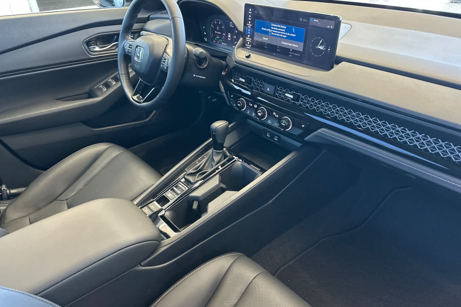 2024 Honda Accord Hybrid EX-L - Photo 17