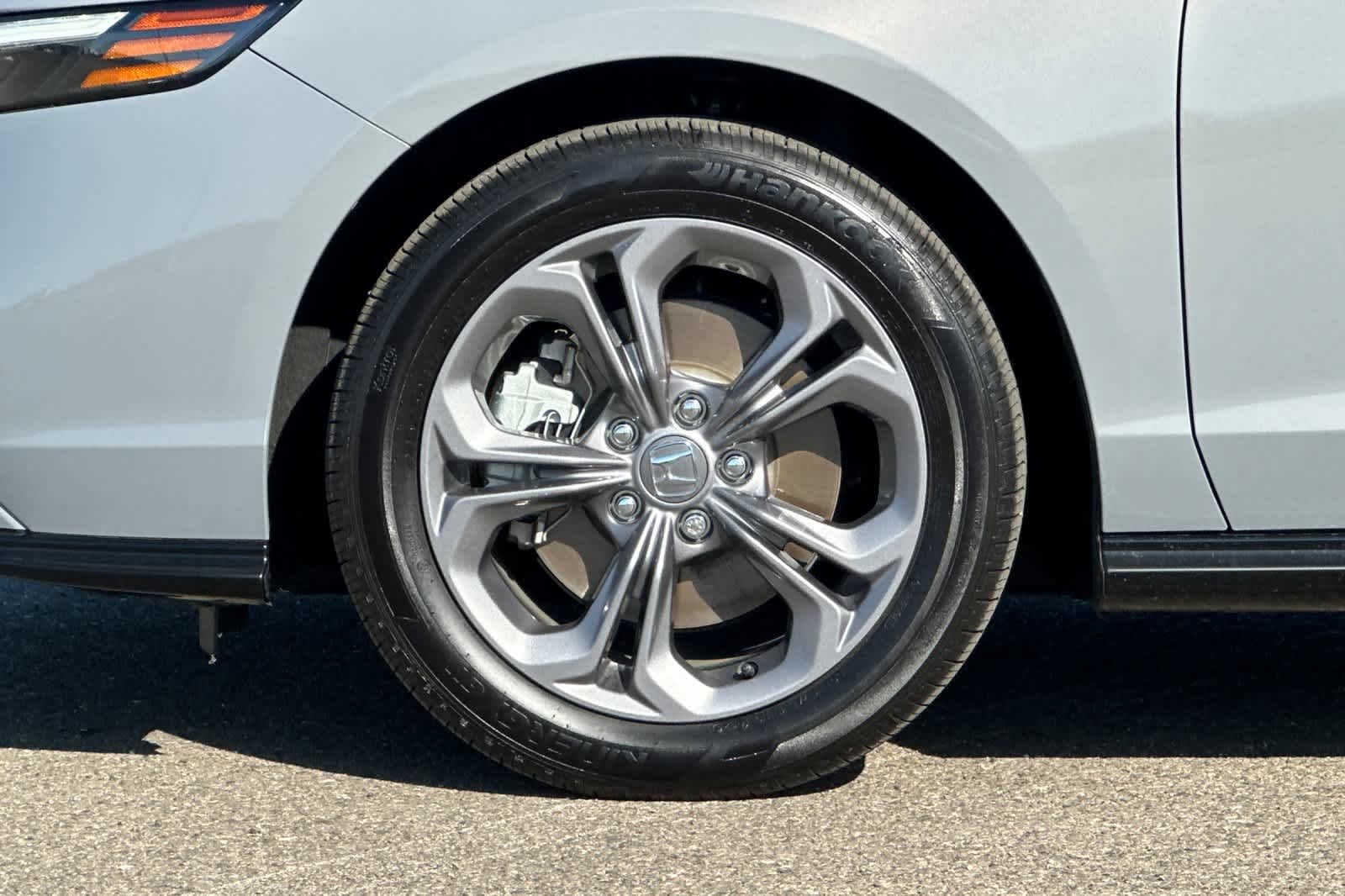 2025 Honda Accord Hybrid EX-L - Photo 9